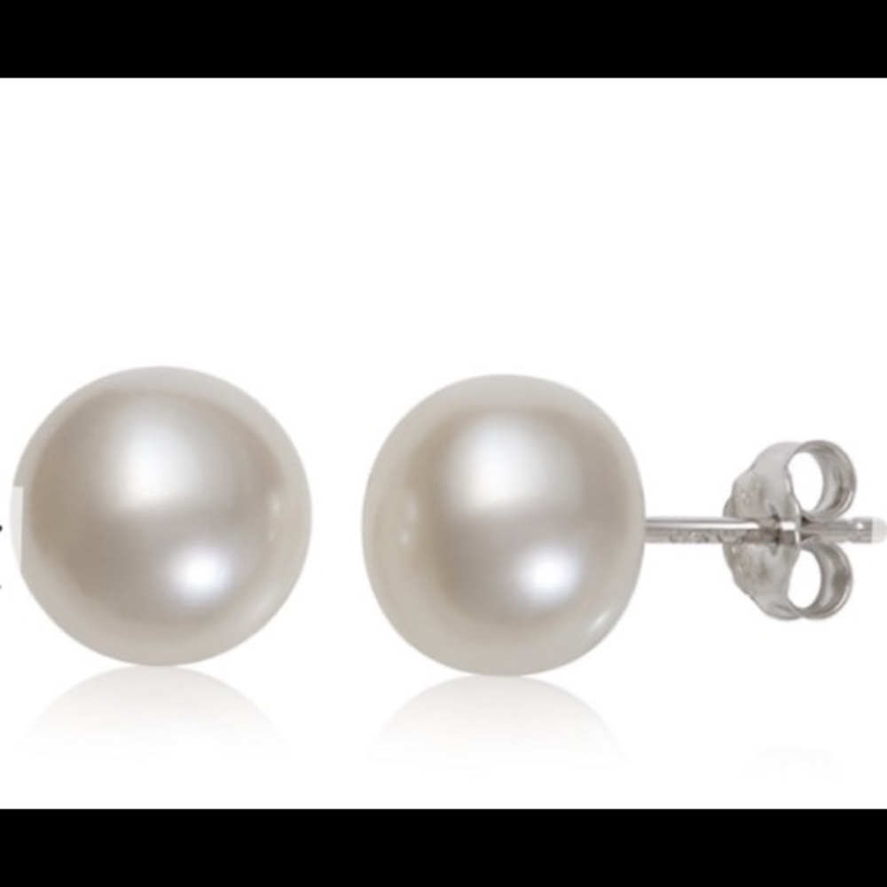 8-9 Mm Freshwater Cultured Pearl Stud Earrings
