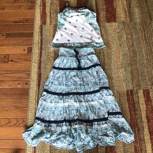 Maxi skirt and tank top outfit