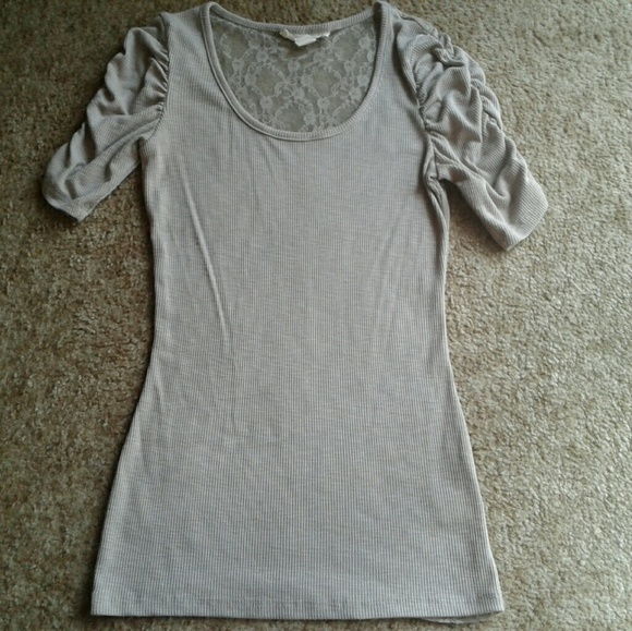 ~1/2 sleeve top~ - Picture 1 of 2