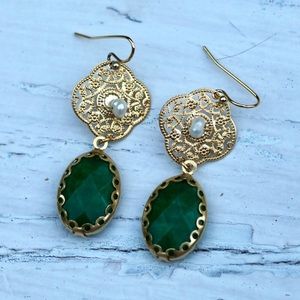 Gold Filigree with Pearl / Emerald
