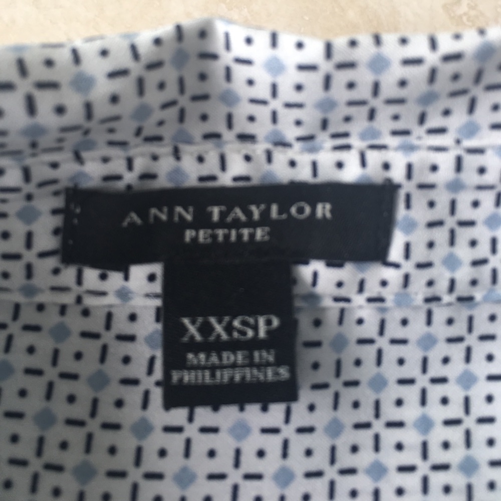 NWOT Ann Taylor Long Sleeve Button Down - Picture 4 of 4