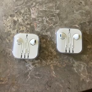Apple earphones. Brand New!