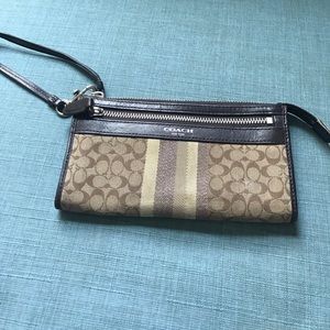 Coach wristlet wallet