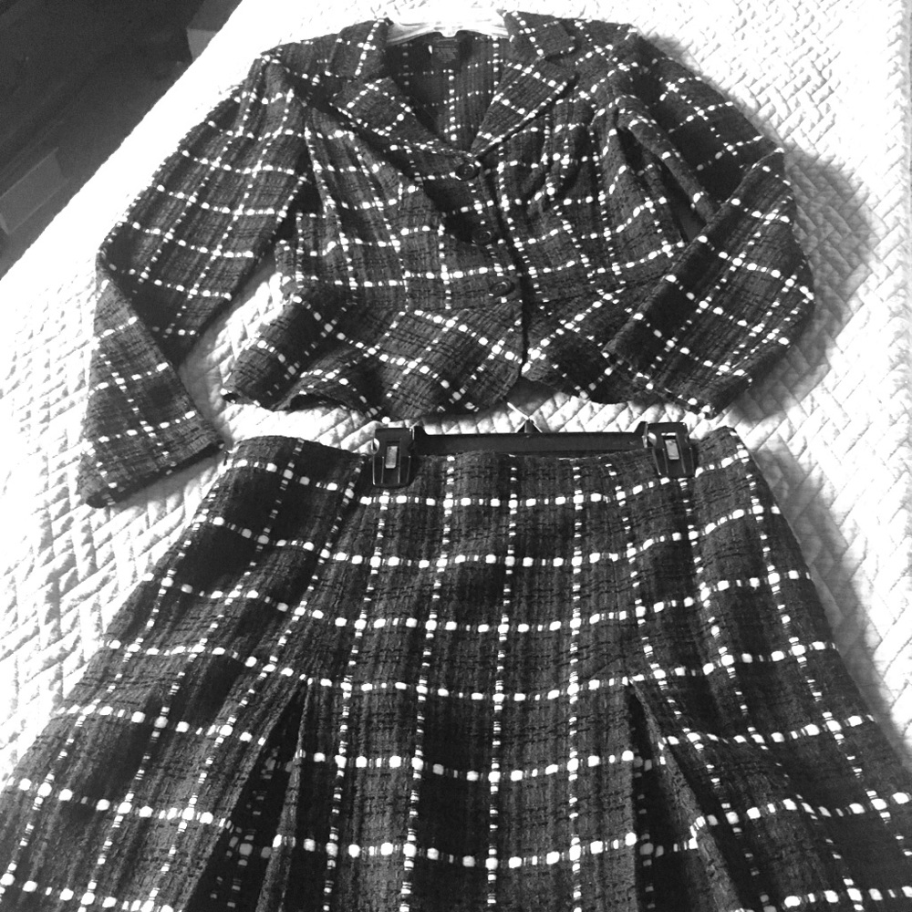 Cute suit!
