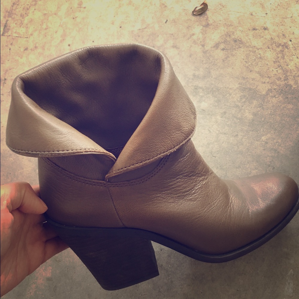 Lucky Brand Ethann Foldover Leather Bootie (Tan)