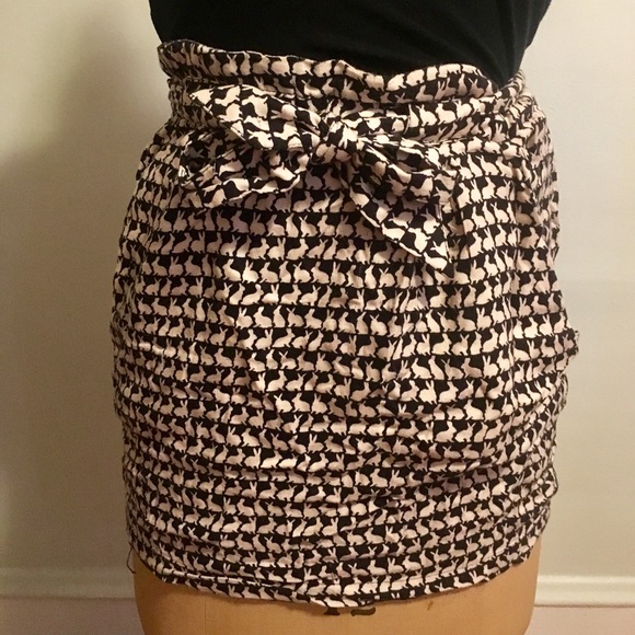 H&M Rabbit Print Bubble Mini Skirt w/h Pockets - Picture 3 of 6