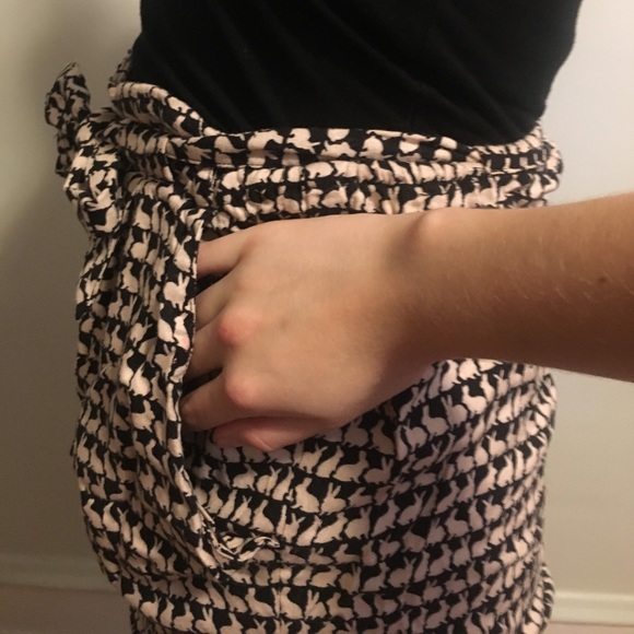 H&M Rabbit Print Bubble Mini Skirt w/h Pockets - Picture 5 of 6