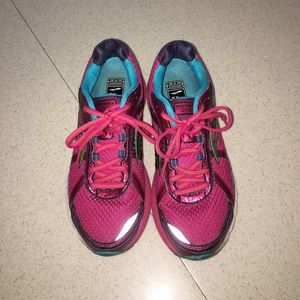 Brooks, women's GTS-15, size 9.5