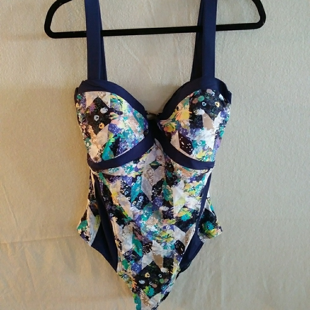 *NWT* Woman's vintage one piece.