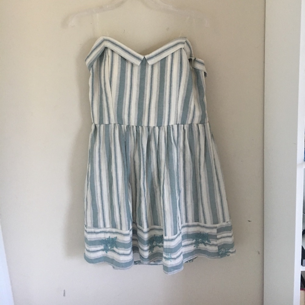 Blue and white strapless dress