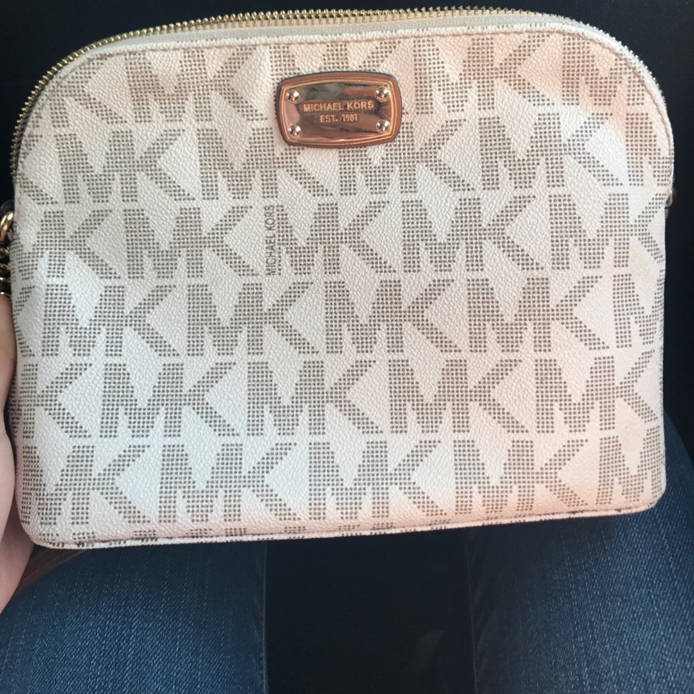 Beautiful cross body! 🎊🎊