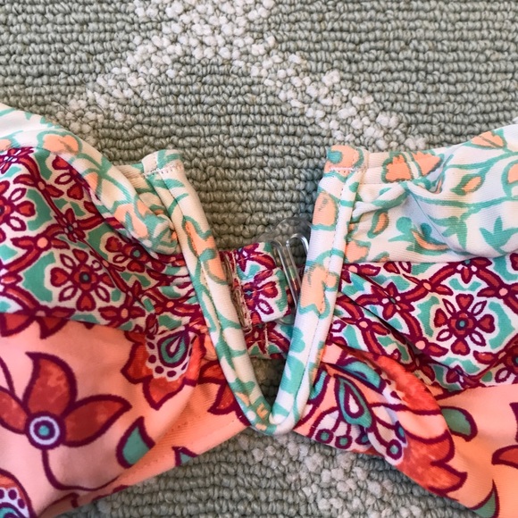 O'Neill bandeau bikini top - Picture 2 of 2