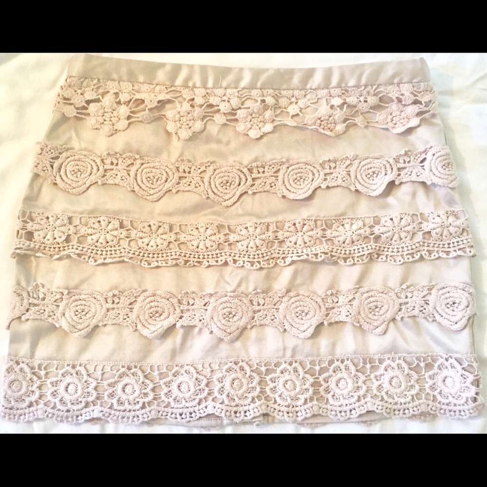 •Forever 21• | Tiered Crochet Mini Skirt | Blush