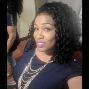 Meet your Posher, Simone