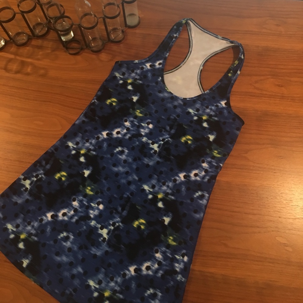 Lululemon tank!!