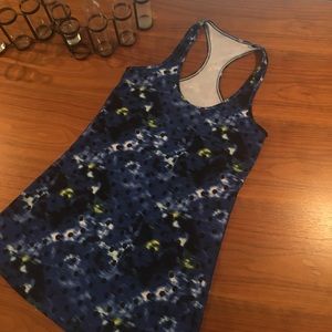 Lululemon tank!!