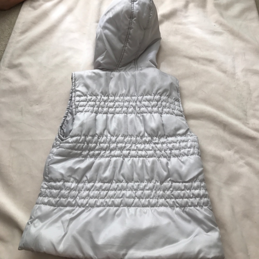 Vest - Picture 2 of 3