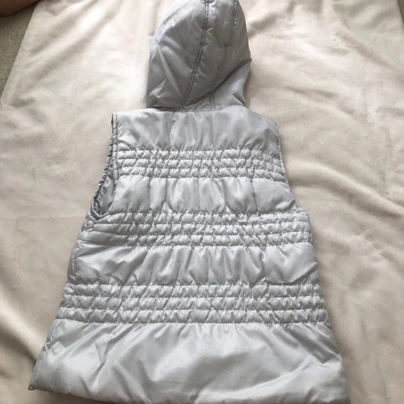 Vest - Picture 2 of 3