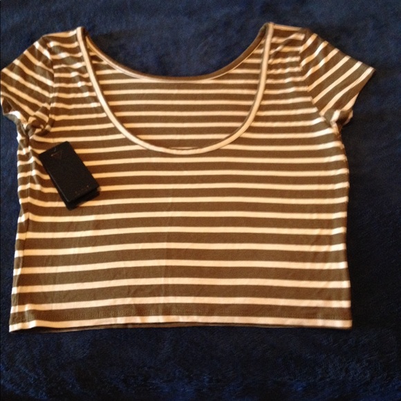 Guess M size  striped crop top - Picture 3 of 8