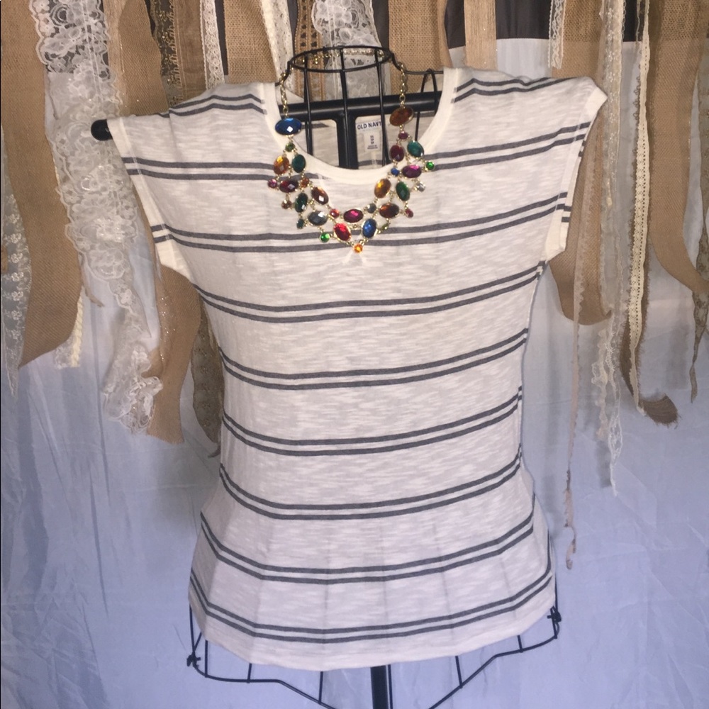 Cute and casual Old Navy tee