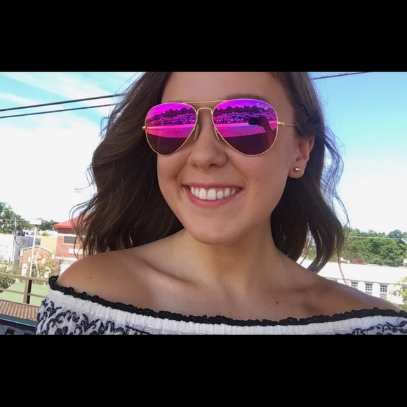 Meet your Posher, Julia - Picture 1 of 1