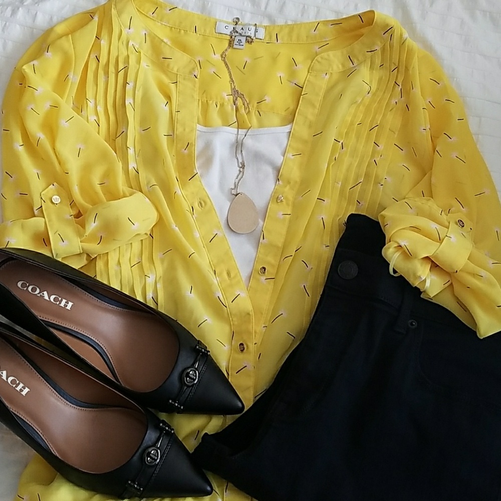Chaus convertible sleeve button up blouse.
