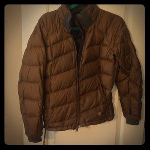 Mountain Hardwear puffer jacket // size small