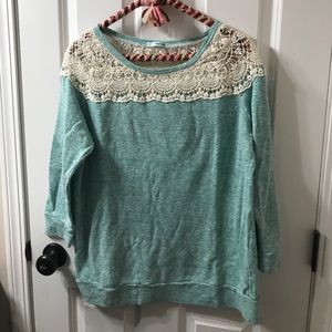 Lacey sweatshirt