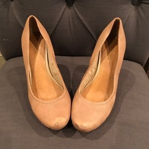 Gianni Bini nude pumps. Women's 10