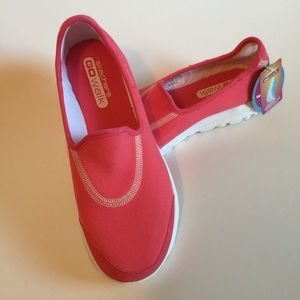Bright Rose Pink Skechers "Go Walk" Shoes Size 7