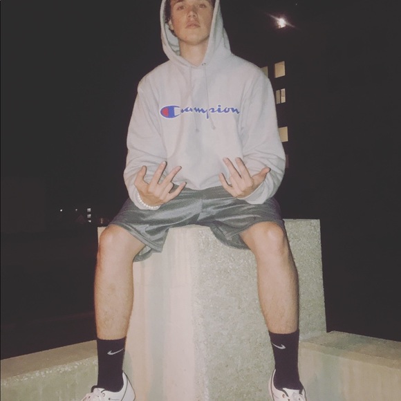 Meet your Posher, Josh - Picture 3 of 5