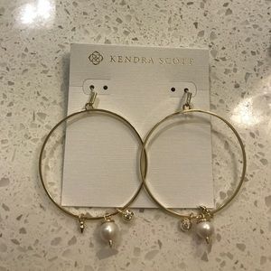 Kendra Scott hoop earring with pearl