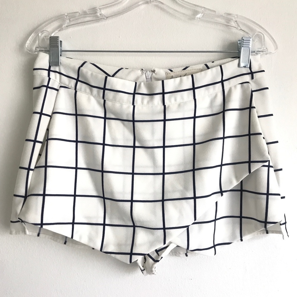 Urban Outfitters shorts (size:L)