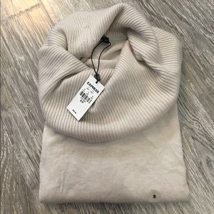 NWT Express high/low Cream Turtleneck sz Sm