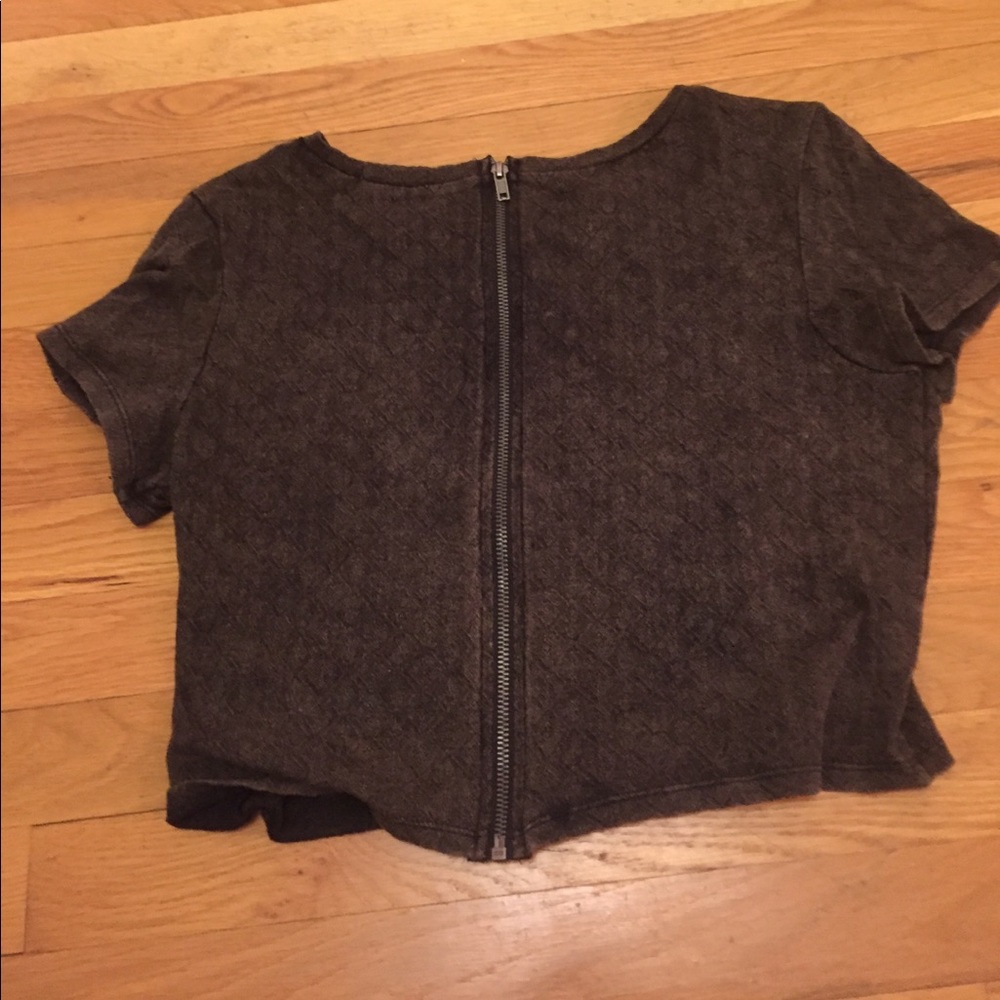 Urban outfitters crop top never worn! - Picture 2 of 2