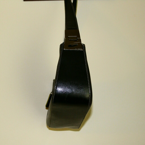 Guess tote - Picture 3 of 4