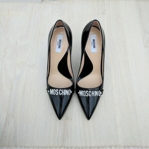 Authentic NWT Moschino Classic Logo Black Pumps