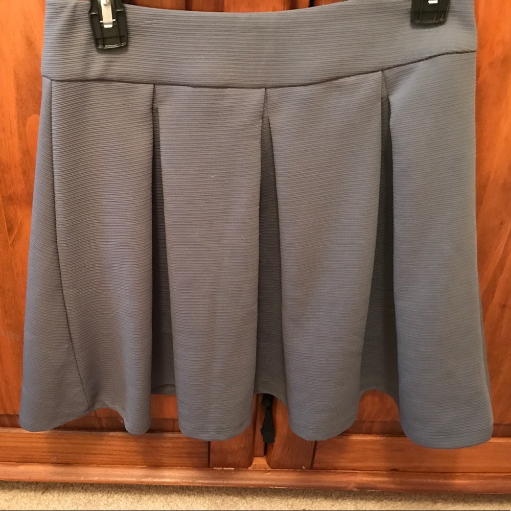 Limited grey skirt