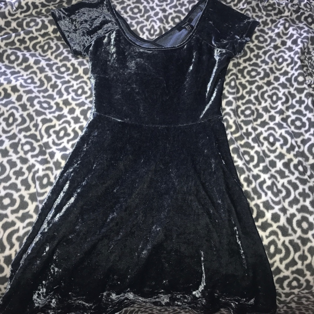 Forever 21 velvet dress