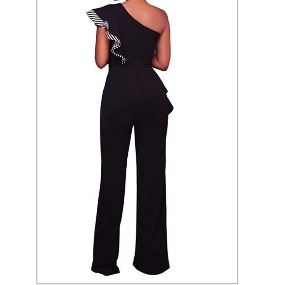 👑 BNWOT👑 Black One Shoulder Jumpsuit👑 - Picture 3 of 3