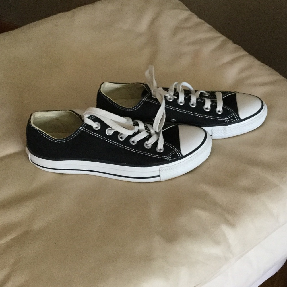 Black converse
