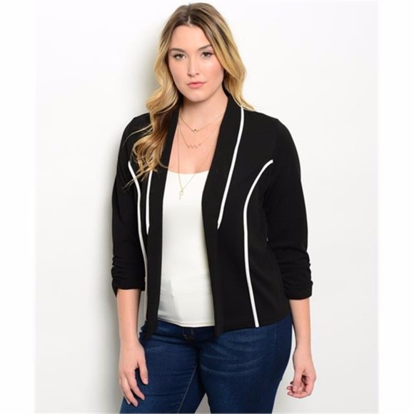 BohoBeauRoseBoutique Jackets & Blazers - (Plus) Curvy Black and White Blazer