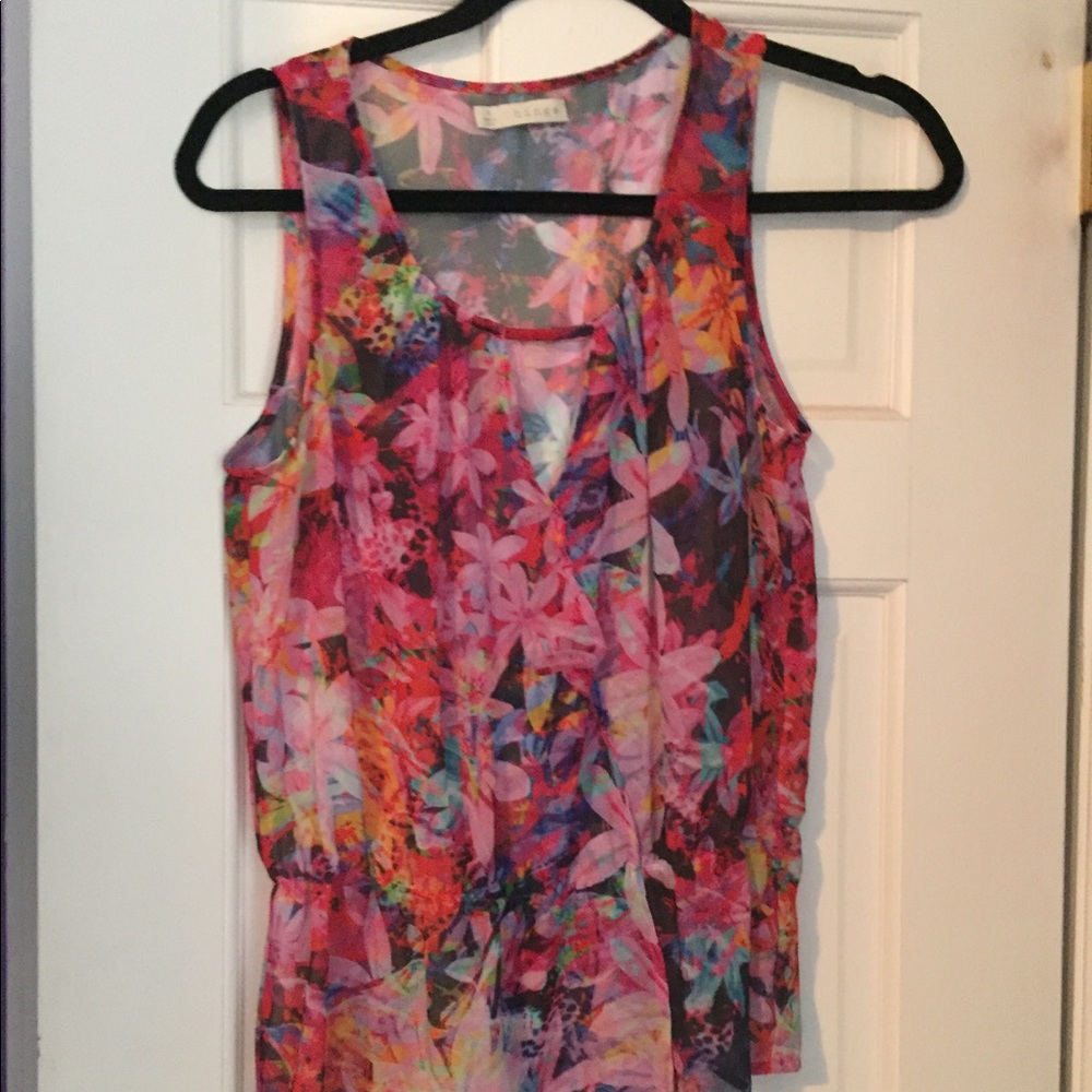 Hinge floral peplum top size small.
