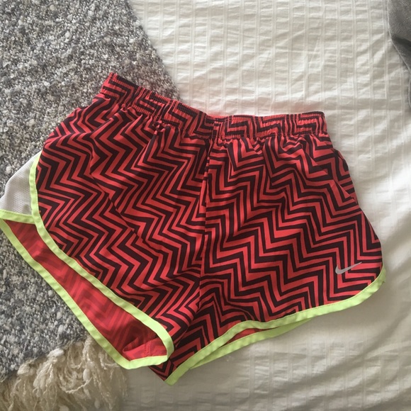 Nike running shorts - Picture 1 of 1