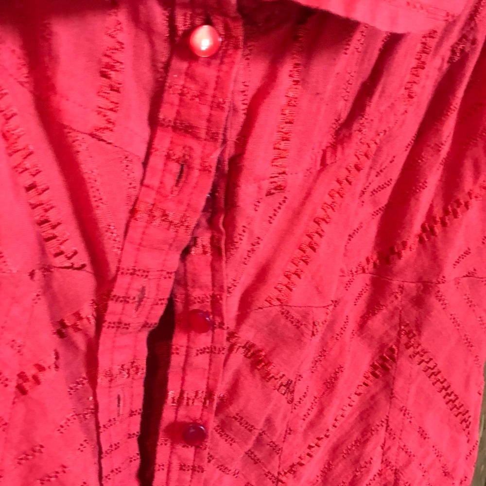 Red top - Picture 2 of 3