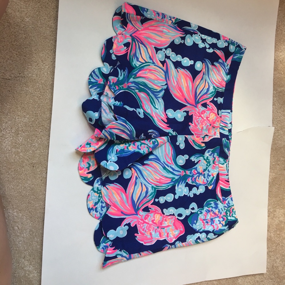 Magnolia shorts in Going Coastal. Tags attached