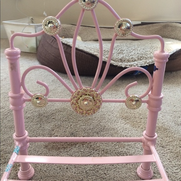 Pink doll bed frame - Picture 3 of 5