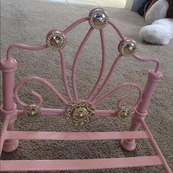 Pink doll bed frame - Picture 4 of 5