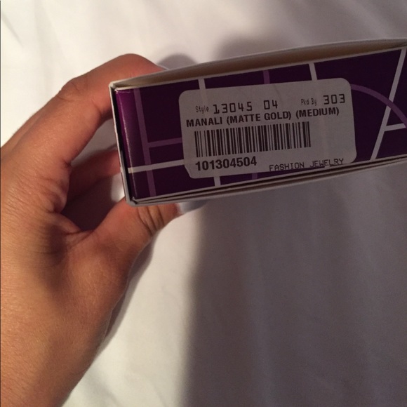 Beautiful Statment Necklace - Picture 3 of 3