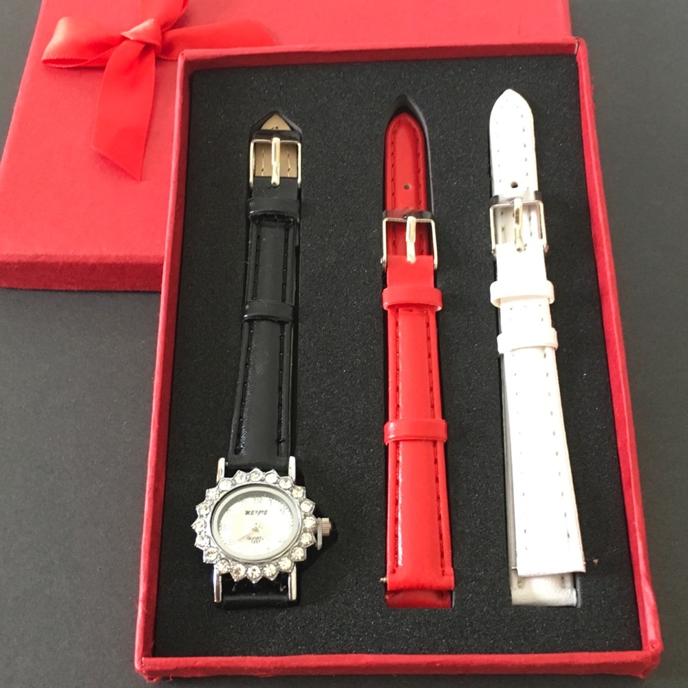 Quarts watch with 3 bands